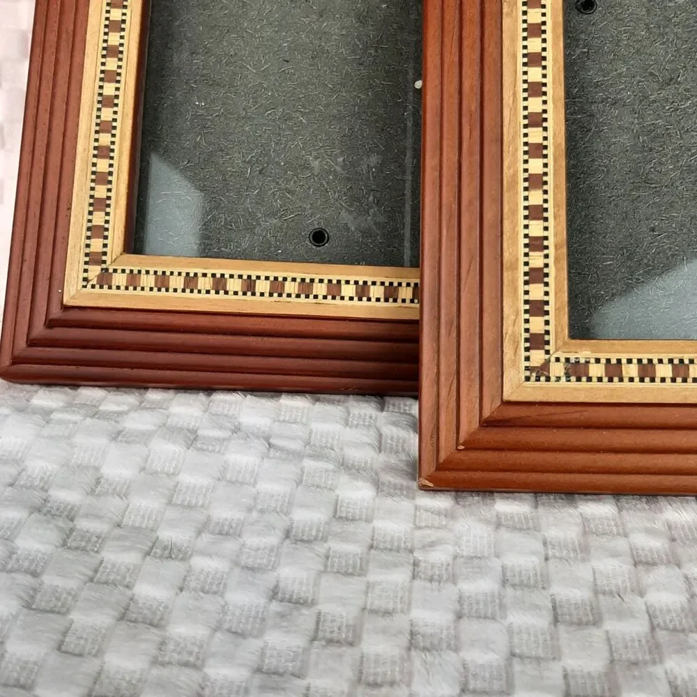 Vintage Set of 2 Photo Frames Wood Inlay Glass for Pictures 7 x 5 inch Freestand